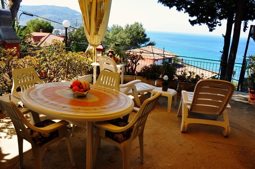 Villa Laura Sea View Apartments Santa Maria di Castellabate Eksteriør bilde