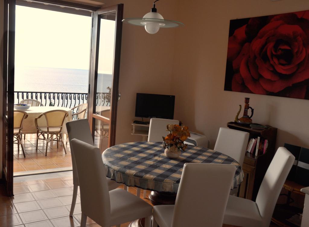 Villa Laura Sea View Apartments Santa Maria di Castellabate Eksteriør bilde
