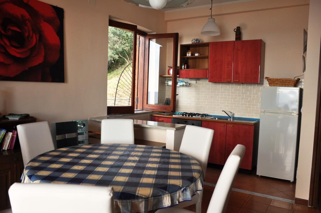 Villa Laura Sea View Apartments Santa Maria di Castellabate Eksteriør bilde