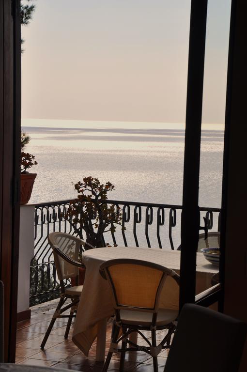 Villa Laura Sea View Apartments Santa Maria di Castellabate Eksteriør bilde