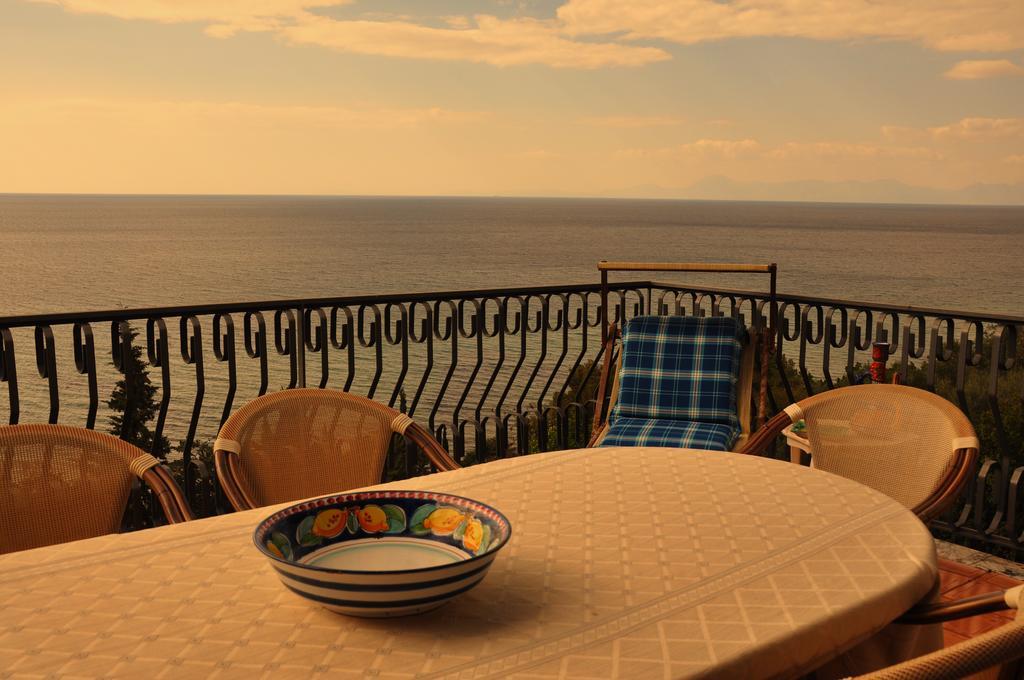 Villa Laura Sea View Apartments Santa Maria di Castellabate Eksteriør bilde