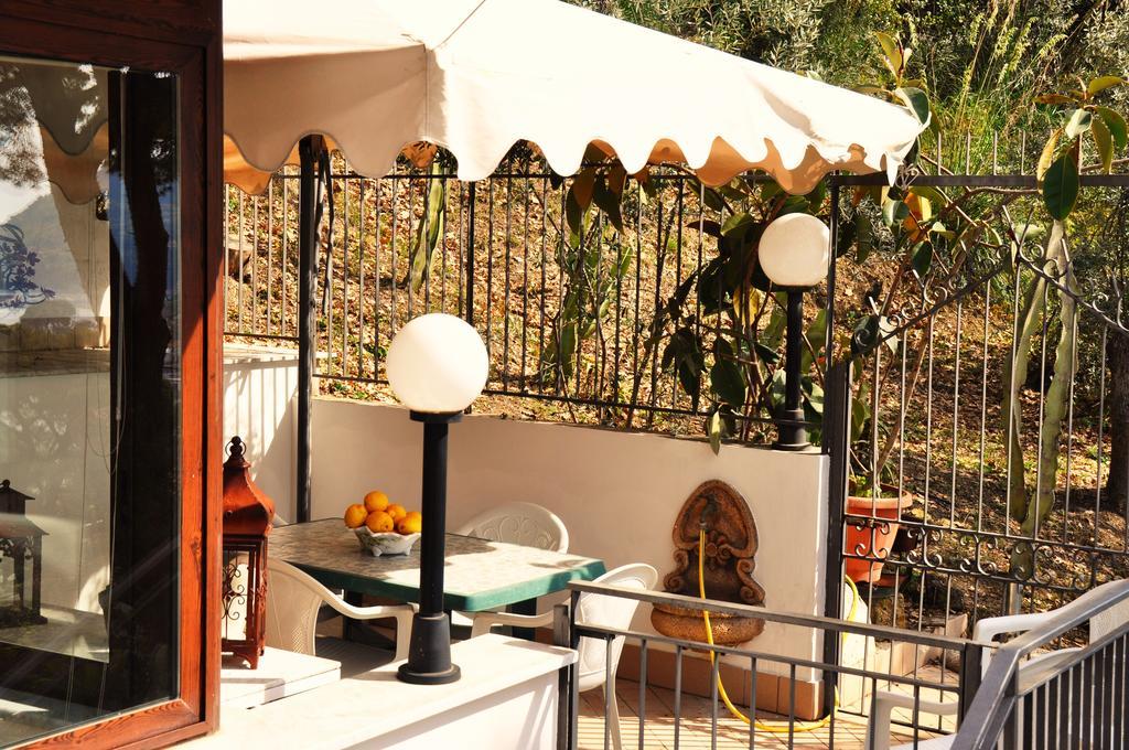 Villa Laura Sea View Apartments Santa Maria di Castellabate Eksteriør bilde
