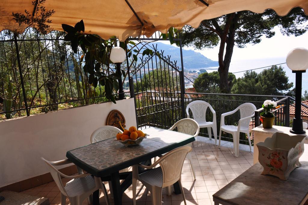 Villa Laura Sea View Apartments Santa Maria di Castellabate Eksteriør bilde