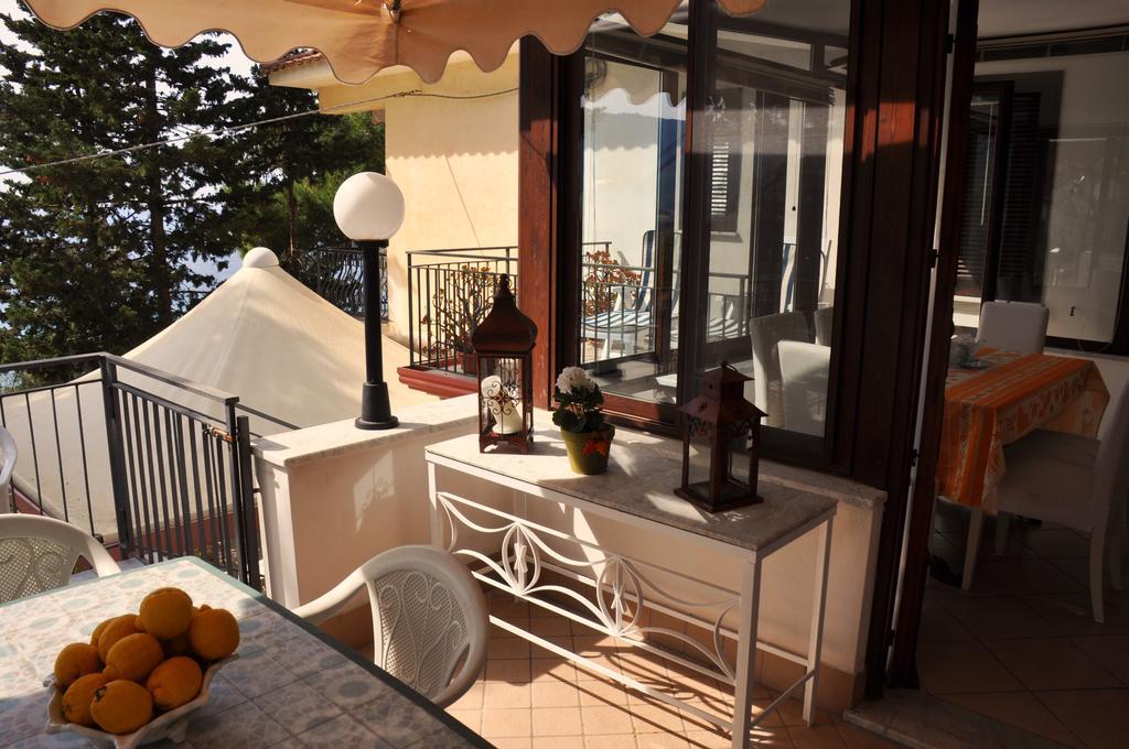 Villa Laura Sea View Apartments Santa Maria di Castellabate Eksteriør bilde
